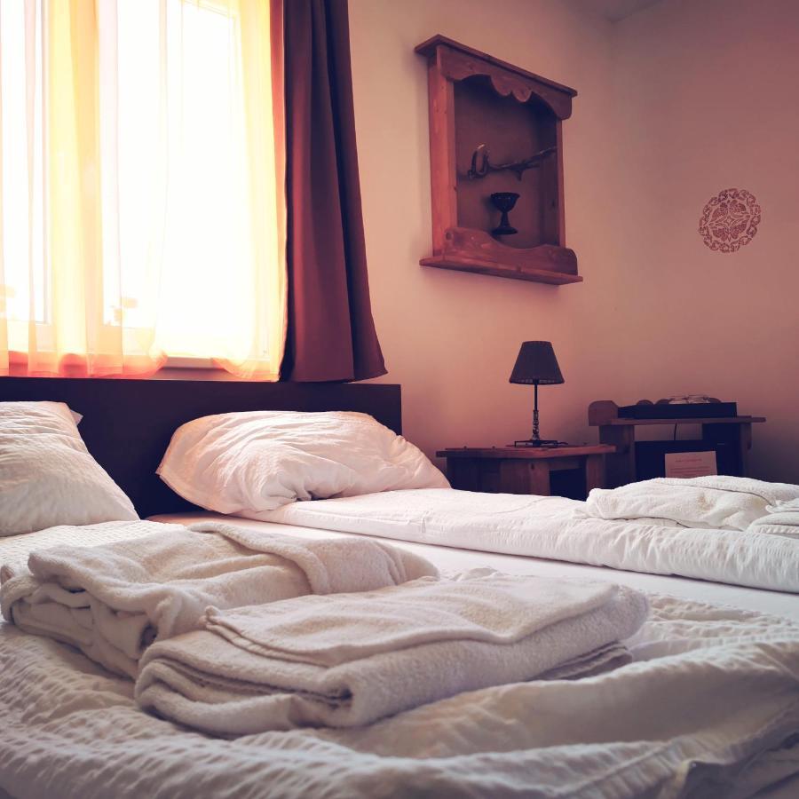 Szabolcs Vezer Panzio Bed and Breakfast Εξωτερικό φωτογραφία